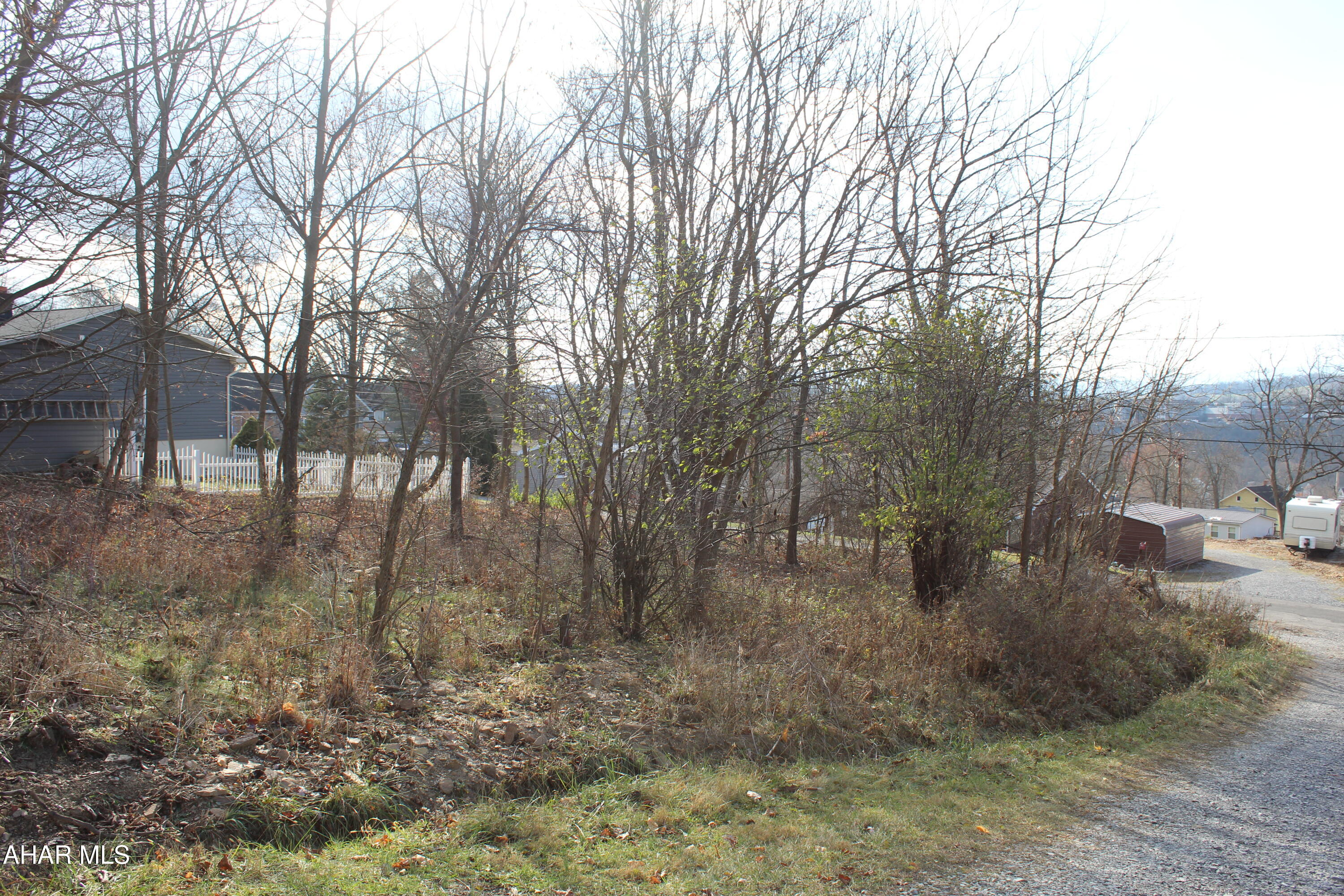 Lakemont - Commercial Sale