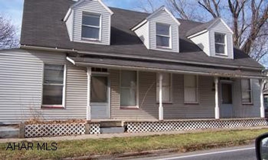 Duplex in Woodbury.  Good investment opportunity.  Consists of a one bedroom unit and a 2 bedroom unit.  Buyer must pay both transfer taxes. Duplex in Woodbury.  Good investment opportunity. Consists of a one bedroom unit and a 2 bedroom unit. Separate electic. This property is approved for ExpressPath Financing. Contact listing agent for more information.