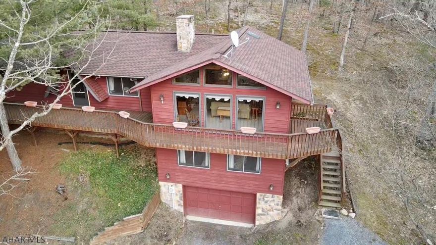 Looking for a private quiet setting on 1.4+ acres with beautiful views.  Its a move in ready home. This home has been pre inspected by HORIZON INSPECTIONS.