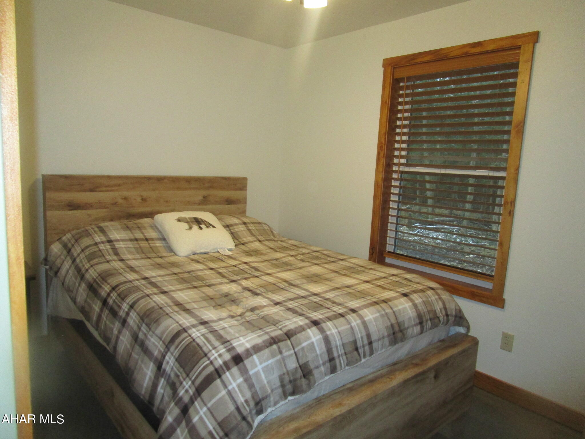 Glendale Yearound - Residential