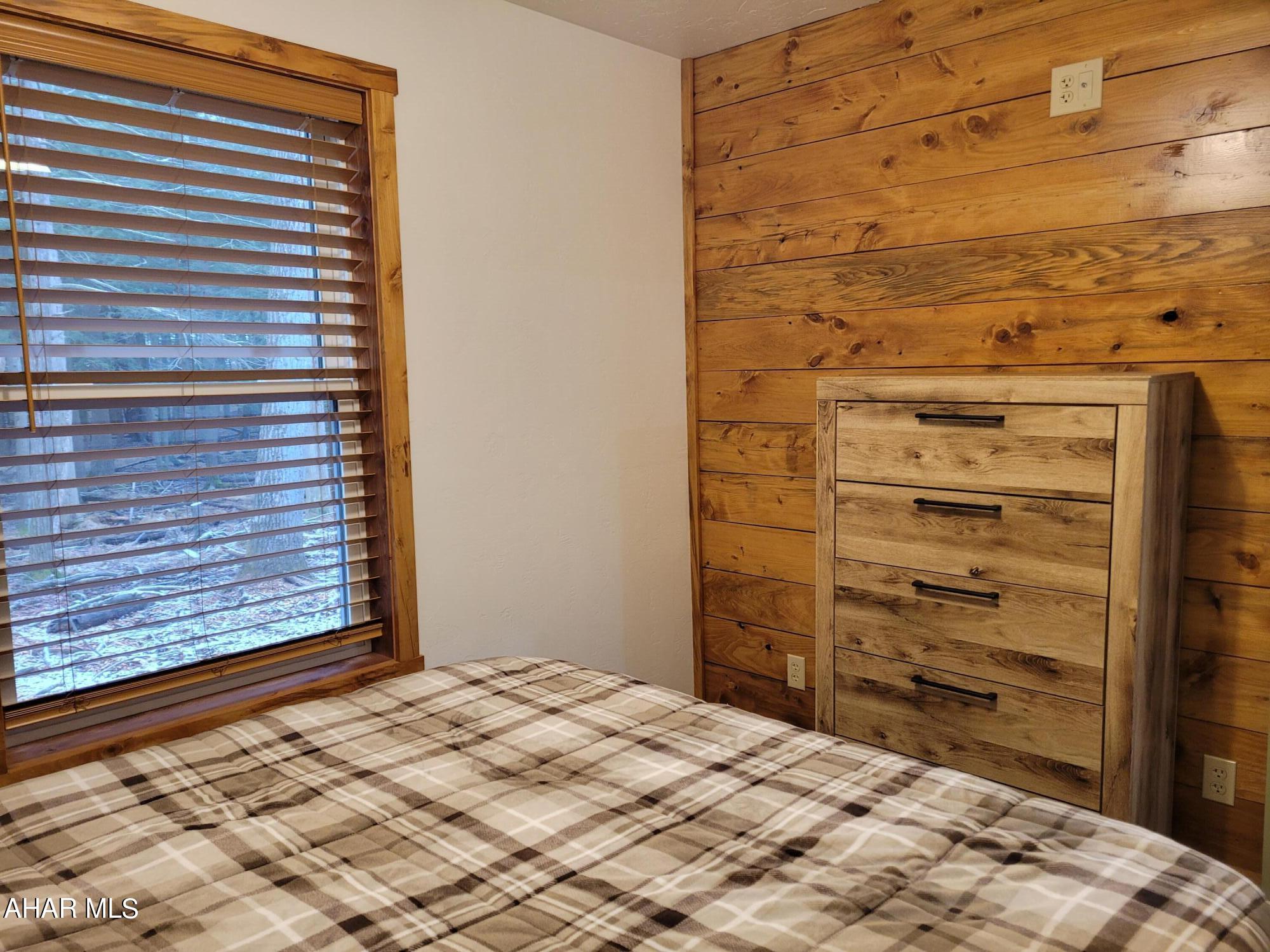 Glendale Yearound - Residential