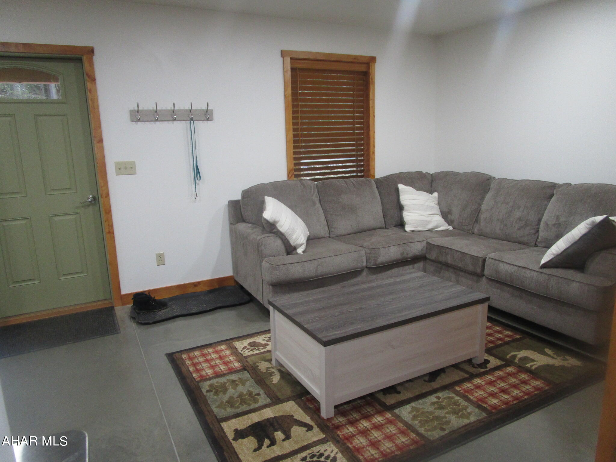 Glendale Yearound - Residential