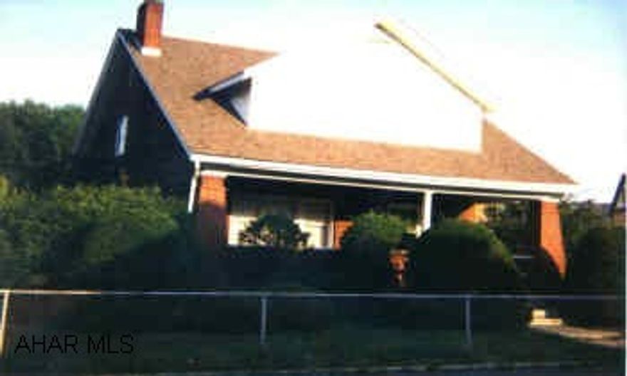 GREAT LOCATION!  BRICK HOME WITH 197X107X165 TRIANGULAR CORNER LOT. SPACIOUS ROOMS.   NEAR TUCKAHOE PARKE.  GREAT LOCATION!  BRICK HOME WITH 197X107X165 TRIANGULAR CORNER LOT. SPACIOUS ROOMS.   NEAR TUCKAHOE PARK.OWNER WANTS OFFER.