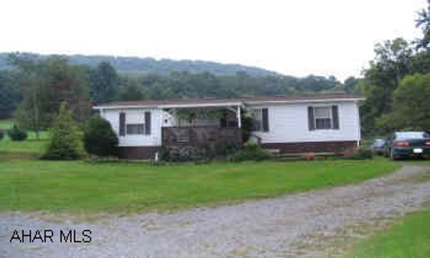 Private !! 1992 Skyline Double Wide on 1 acre of ground, 3 bedrooms, 2 Baths, 28x32 garage w/Loft area. 20 minutes from lake Raystown,12 miles from Fredericksburg, 3 miles to Williamsburg Private !! 1992 Skyline Double Wide on 1 acre of ground, 3 bedrooms, 2 Baths, 28x32 garage w/Loft area. 20 minutes from lake Raystown,12 miles from Fredericksburg, 3 miles to Williamsburg