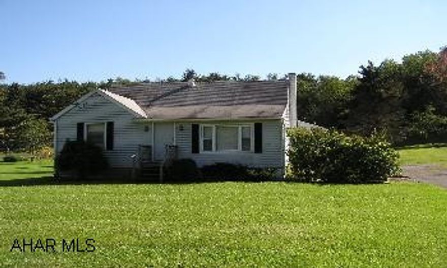 1.5 Story vinyl 3Br/2BA with full unfinished basement and 1 car detached garage on 1+ acre lot. Colligan water conditioner, ultra violet light, oil FA furnace, 2BR on 1st floor.