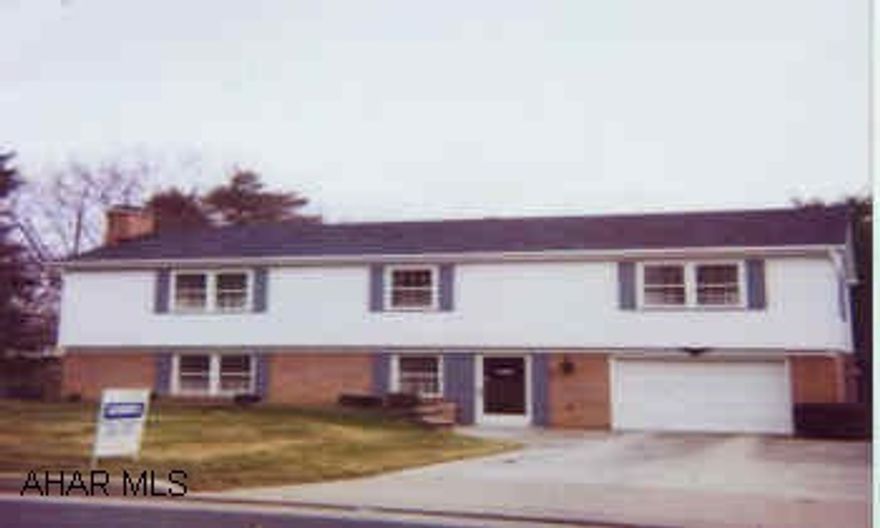 CUSTOM BUILT SYLVAN HILLS RAISED RANCHER. 3 BR, 1.5 BATHS. FAMILY ROOM WITH FIREPLACE. FA W/CA. GARAGE, EAT-IN KITCHEN. HOME WARRANTY INCLUDED.