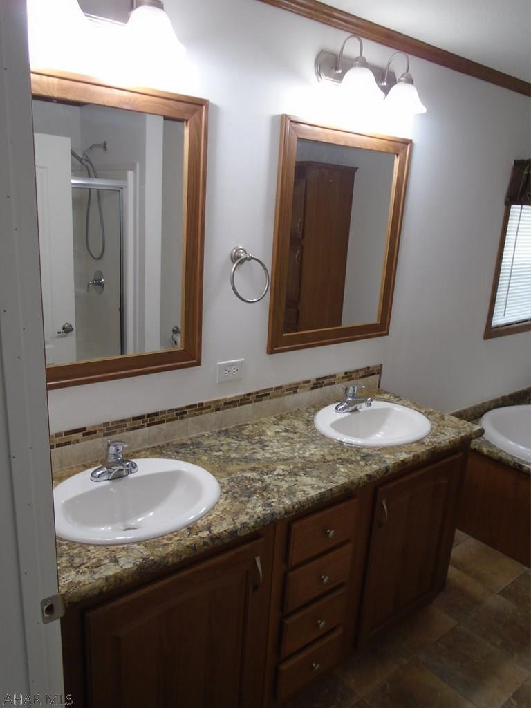 Laurel Woods - Residential