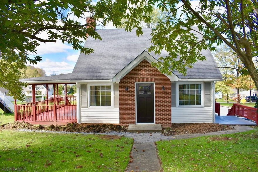 Don't miss the opportunity to view the cozy 3 bedroom 2 bath home in the Mylo Park area.  This home has been updated from top to bottom offering a new kitchen, 2 new baths, new furnace with 3 zones, new hot water tank, plumbing and more.