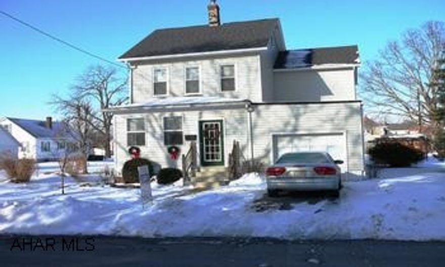 GREAT FAMILY HOME NEAR BELLWOOD SENIOR HIGH.  UPDATED: NEW WIRING, PLUMBING, ROOF, WINDOWS, KITCHEN, APPLIANCES, AND CERAMIC TILE BATHROOM.  HARDWOOD FLOORS IN KITCHEN AND DINING ROOM.  LARGE LOT WITH PLAYHOUSE FOR KIDS AND CABANA WITH FIREPLACE. GREAT FAMILY HOME NEAR BELLWOOD SENIOR HIGH.  UPDATED: NEW WIRING, PLUMBING, ROOF, WINDOWS, KITCHEN, APPLIANCES, AND CERAMIC TILE BATHROOM.  HARDWOOD FLOORS IN KITCHEN AND DINING ROOM.  LARGE LOT WITH PLAYHOUSE FOR KIDS AND CABANA WITH FIREPLACE. CALL JOHN REFFNER 932-1250.