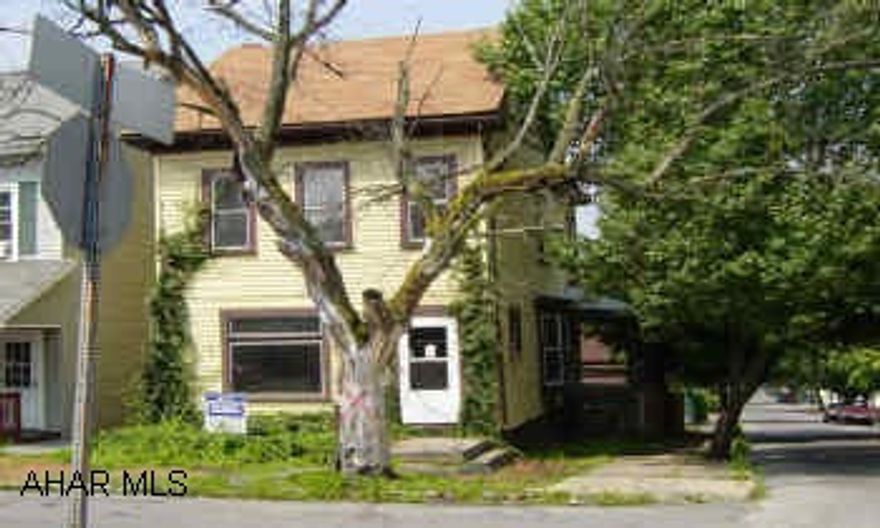 ready to move into, beautiful woodwork, freshly painted, new carpet, 100% seller financing to qualified buyers and seller pays all closing costs