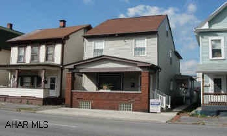 HOUSE IS NEW FROM TOP TO BOTTOM. CHERRY KITCHEN, ALL TILE FLOORS, MASTER BEDROOM WITH LARGE BATH, 2ND BEDROOM HAS OWN BATH, 2 CAR GARAGE, VINYL DECK. IMMACULATE. CALL SUSAN 935-8252. HOME WARRANTY. HOUSE IS NEW FROM TOP TO BOTTOM. CHERRY KITCHEN, ALL TILE FLOORS, MASTER BEDROOM WITH LARGE BATH, 2ND BEDROOM HAS OWN BATH, 2 CAR GARAGE, VINYL DECK. IMMACULATE. CALL SUSAN 935-8252. HOME WARRANTY.