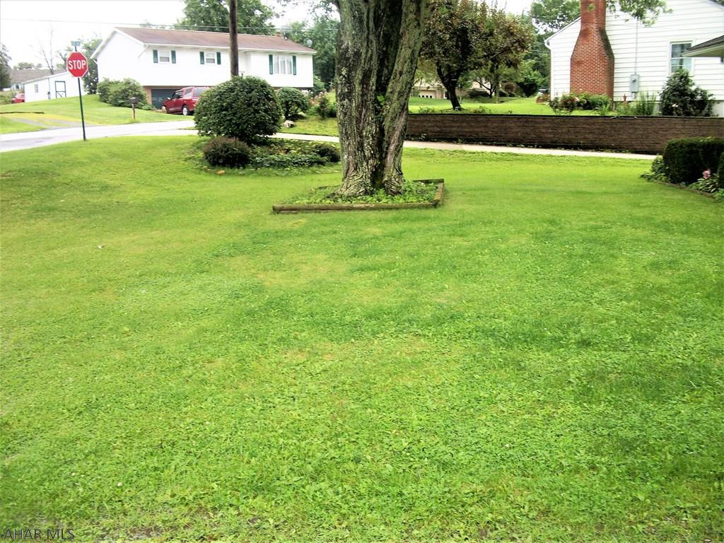 Lakewood Manor - Residential