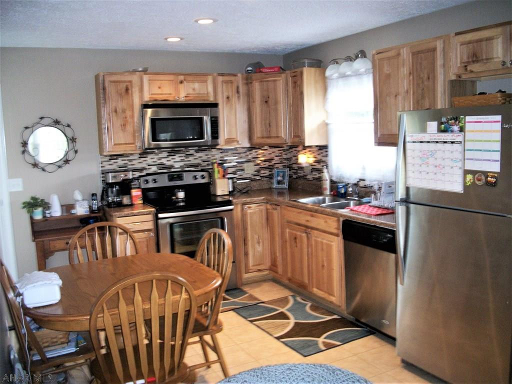 Lakewood Manor - Residential