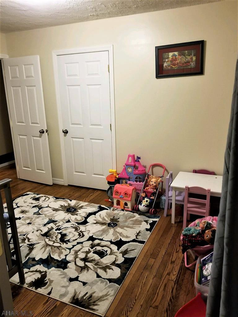 Lakewood Manor - Residential