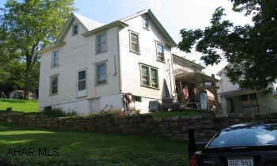 Fixer- Upper, 4 Bedrooms,1 Bath,Living room,Dining Room,Kitchen,1st Floor Laundry Room,Nice 60x225 lot, Owner is going to finish painting outside of home.    "Sold As Is" Fixer- Upper, 4 Bedrooms,1 Bath,Living room,Dining Room,Kitchen,1st Floor Laundry Room,Nice 60x225 lot, Owner is going to finish painting outside of home.  "Sold As Is"