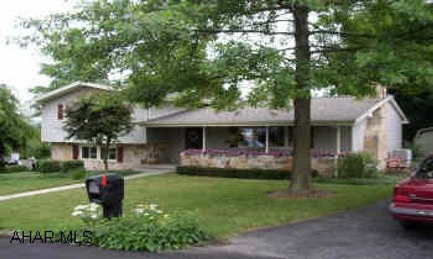 MUST SEE! REALLY SPACIOUS & WELL MAINTAINED. HARDWOOD FLOORS. VERY OPEN FLOOR PLAN. PATIO & DECK. IRREGATION SYSTEM IN YARD.