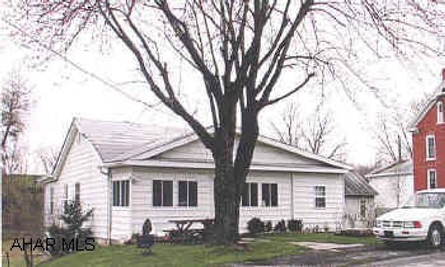 COZY COUNTRY RANCH SITUATED ON APPROXIMATELY 3 ACRES +/- OF LAND WITH A 2 CAR DETACHED GARAGE/STABLE AREA AND A FENCED IN PASTURE/LAWN AREA.  GREAT FOR A STARTER HOME AND FOR KEEPING ANIMALS. COZY 3 BEDROOM 1 BATH RANCH SITUATED ON APPROXIMATELY 3 ACRES +/- OF LAND WITH A DETACHED 2 CAR GARAGE/STABLE AREA AND A NICE FENCED IN PASTURE AREA.