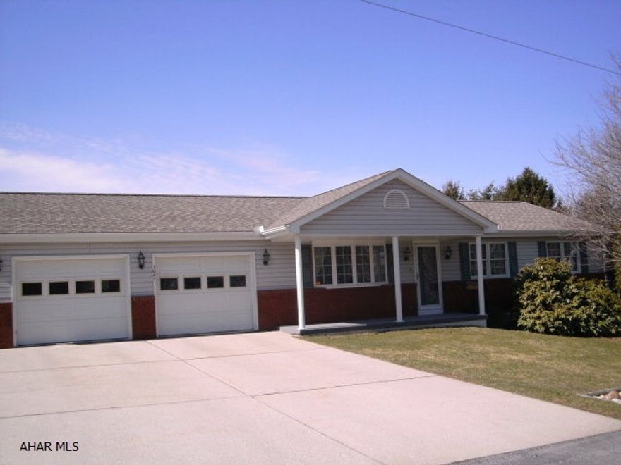 A must see! Very well maintained, full finished basement, wet bar, built-ins, 4th bedroom, over 1/2 acre, covered patio, 200 amp service.