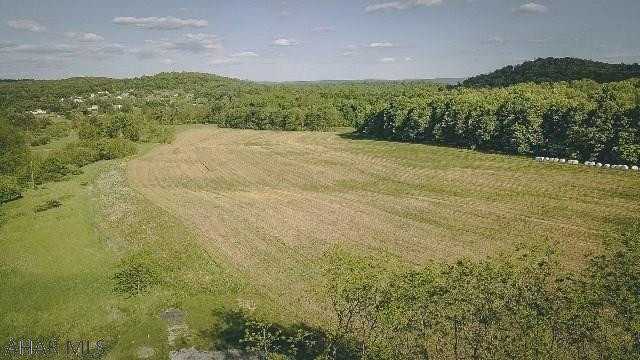 Sunken Hollow - Land