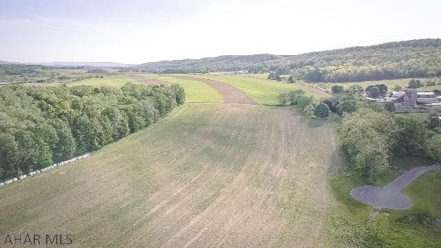 Sunken Hollow - Land