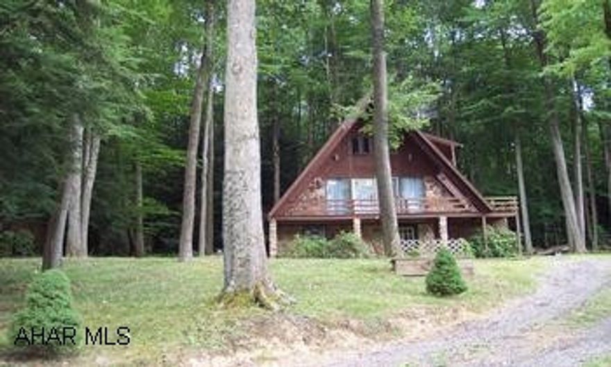 NIce full-time residence or getaway inside Glendale Yearound.  New windows. Nice full-time residence or getaway inside Glendale Yearound. New windows.