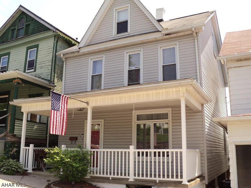 This 2 1/2 story home is move in ready, with 4 bedrooms, fenced in back yard and a multilevel deck off the back porch. Central air and skylight are a few of the amenities.