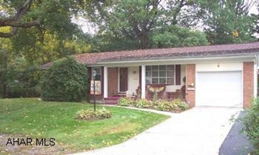 3 BR, 1.5 BA ranch home in the Llyswen area. Maintenance free, new bath, oak kitchen, hardwood under carpet, lg. unfinished basement w/loads of potential. New furnace, C/A, newer roof, windows & vinyl siding. Fenced yard w/covered patio. 3 BR, 1.5 BA ranch home in the Llyswen area. Maintenance free, new bath, oak kitchen, hardwood under carpet, lg. unfinished basement w/loads of potential. New furnace, C/A, newer roof, windows & vinyl siding. Fenced yard w/covered patio. 1 car attached garage w/new insulated door.