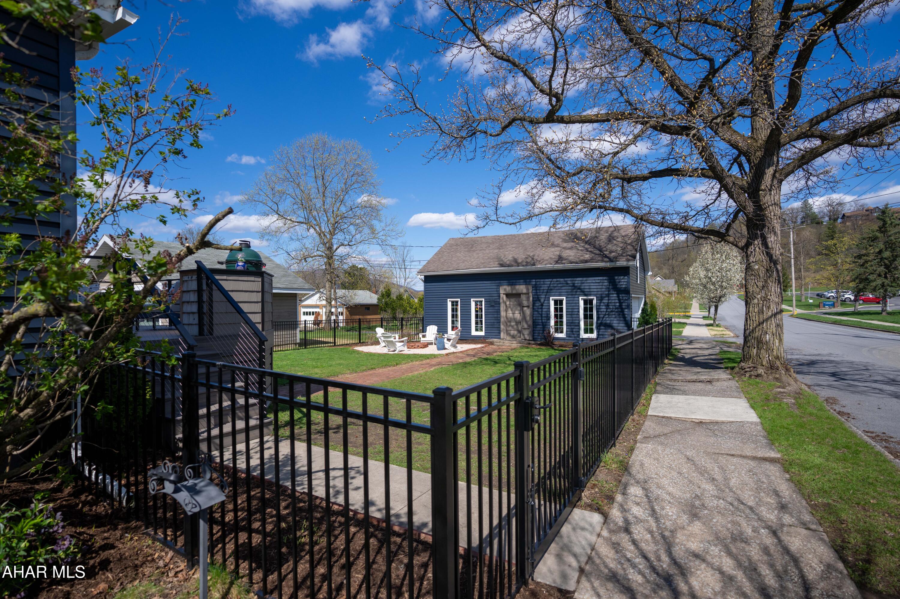 Hollidaysburg - Residential