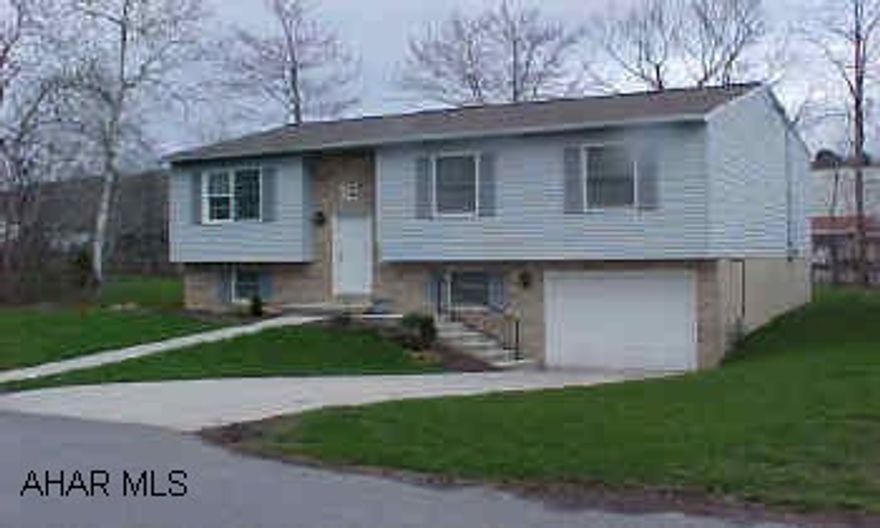 Off  Kissell Avenue 51th  Street-Eldorado Beauty-Immaculate!!-Beautiful Bi-Level with fiinshed Basement, 2 Full Baths- Central Air-Large Eat-in Kitchen, Deck,Garage,Rec Room/Study. Must See!! Off  Kissell Avenue 51th  Street-Eldorado Beauty-Immaculate!!-Beautiful Bi-Level with fiinshed Basement, 2 Full Baths- Central Air-Large Eat-in Kitchen, Deck,Garage,Rec Room/Study. Must See!!