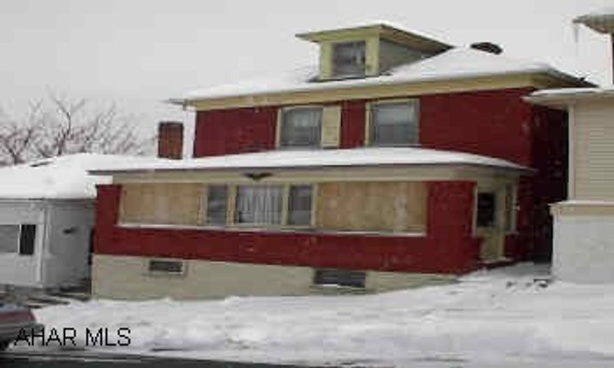 Great starter home!  Spacious 3bdrm, 1 bath, brick.  Some furniture stays.