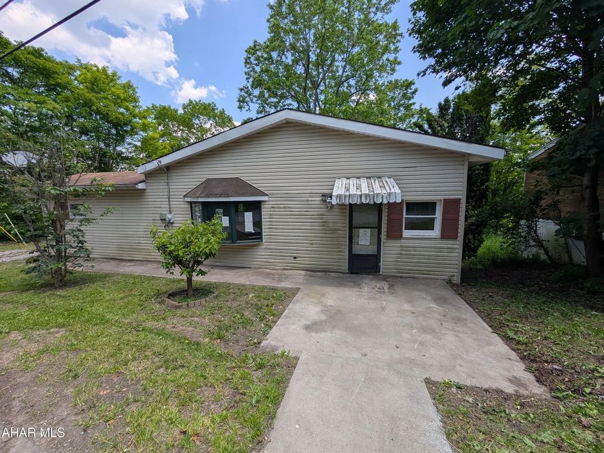 Ebensburg Borough one story vinyl home is perfect for investors or handypersons! Convenient in-town location! Buyer to pay any required municipal sewer testing and/or repair escrow. May qualify for seller financing (Vendee). Buyer pays both transfer taxes. Property failed pressure test on plumbing. Buyer to pay any required municipal sewer testing and/or repair escrow.