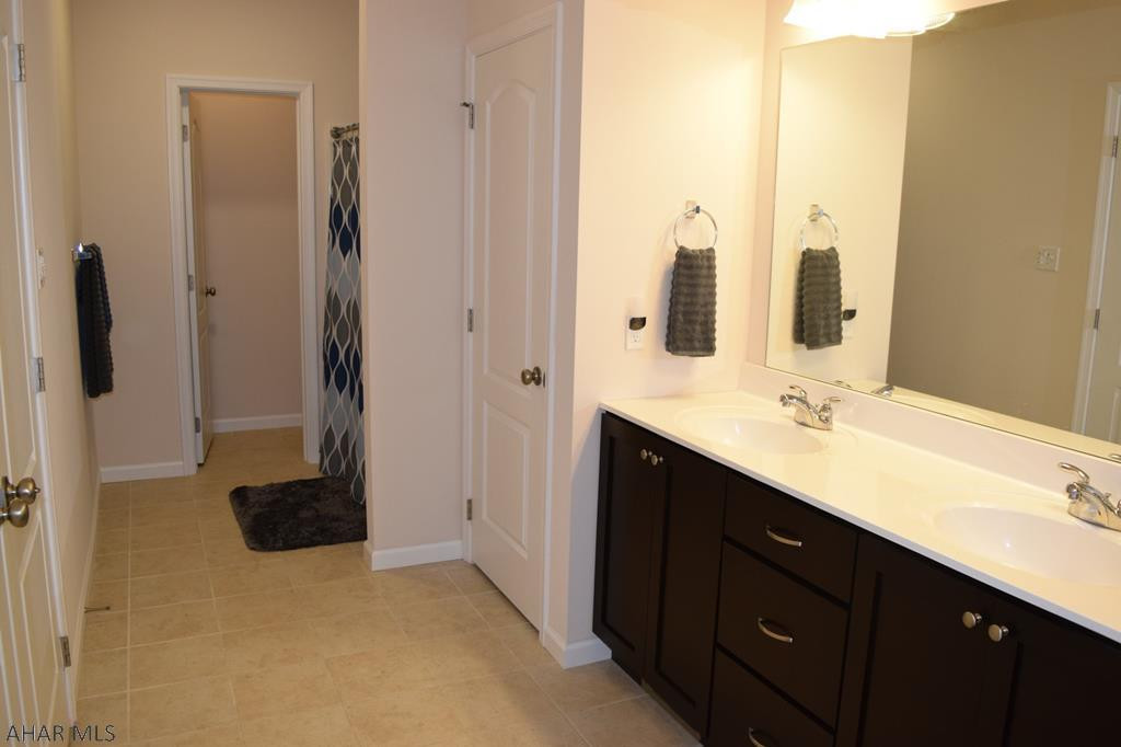 Rolling Hills - Residential