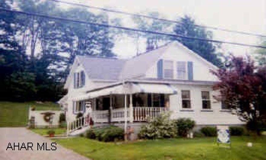 Stove in den does not stay.