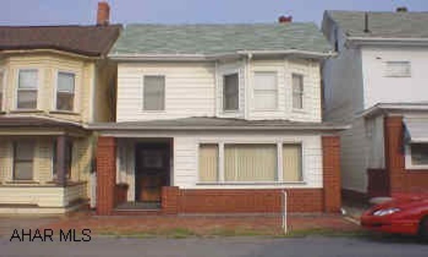 Well-kept 2 story, 3 bedroom, 1.5 baths, newer roof, 2 car garage, beautiful interior staircase, large kitchen and living room. Must see! Agent is related to seller. Call Hank