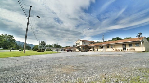 Photo for 15033-45 Dunnings Highway