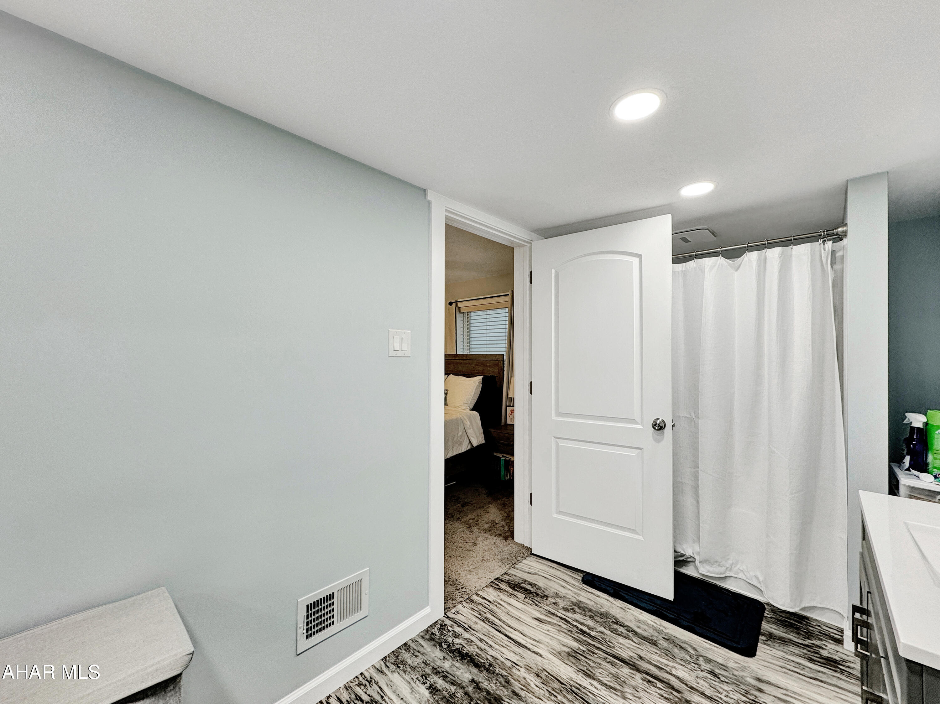 Juniata - Residential