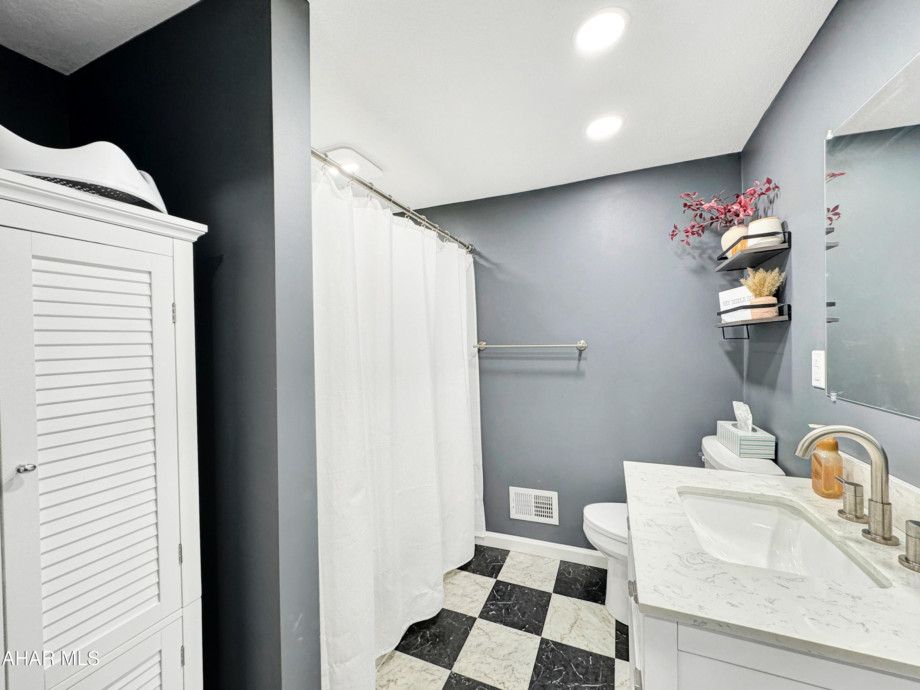 Juniata - Residential