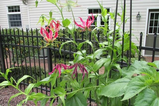 Las Villas - Residential