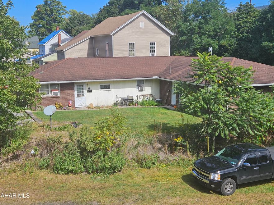 All brick, one story 4 unit in the Borough of Bellwood.  This property offers 3 two bedroom and 1 one bedroom apartment.  Off street parking for tenants.  Fully occupied with three long term tenants.