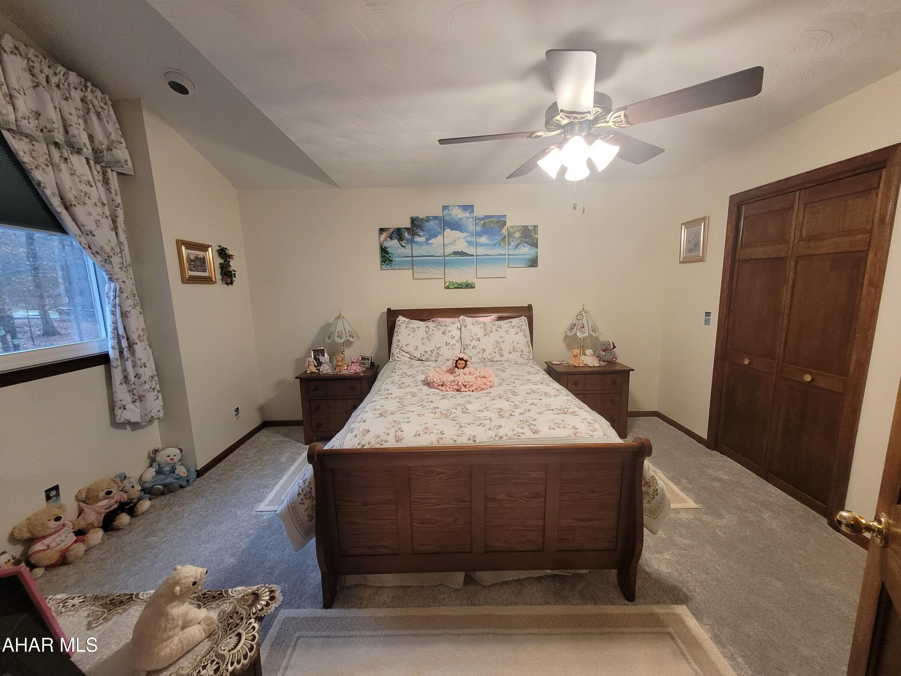 Glendale Yearound - Residential