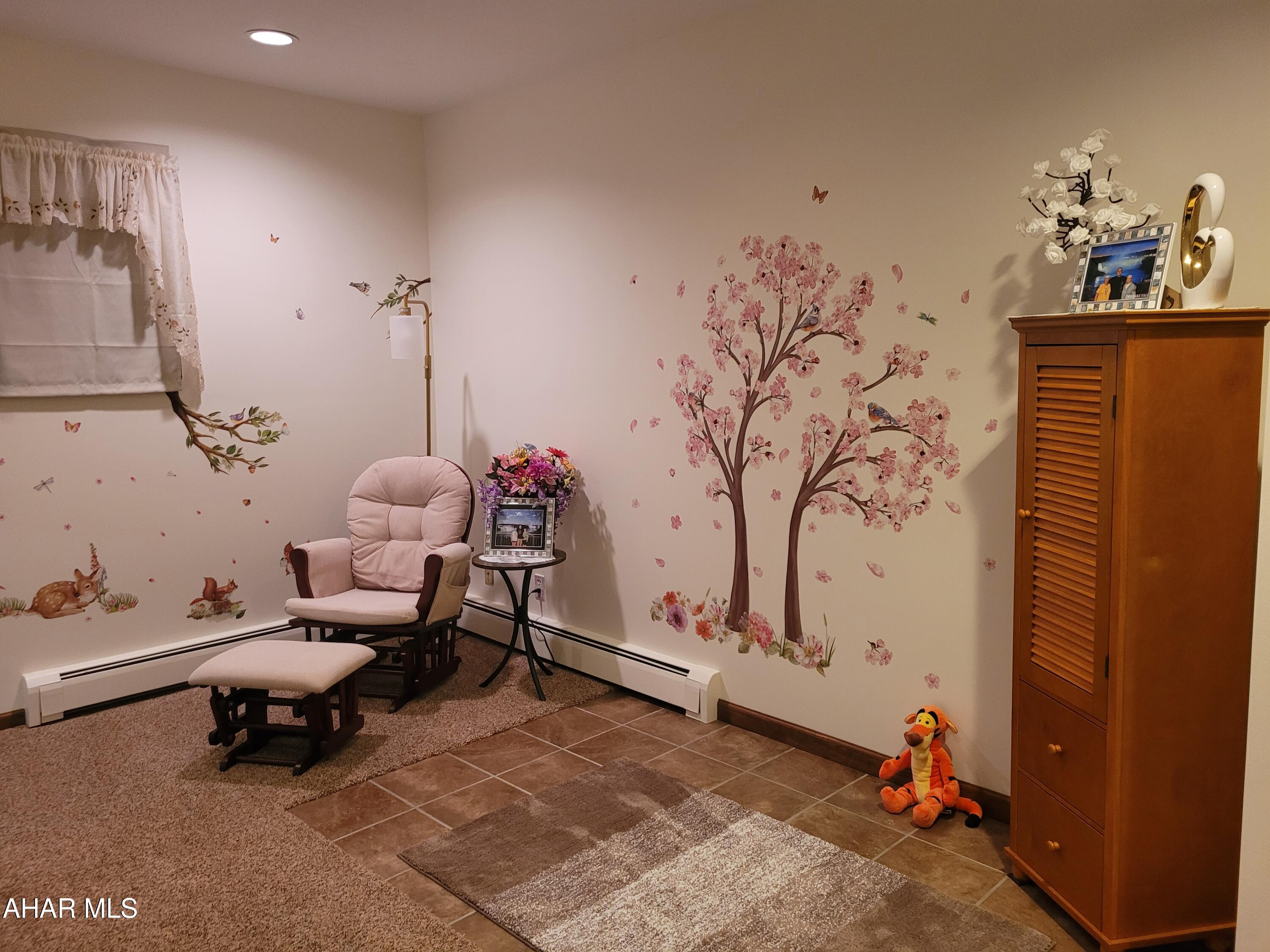 Glendale Yearound - Residential