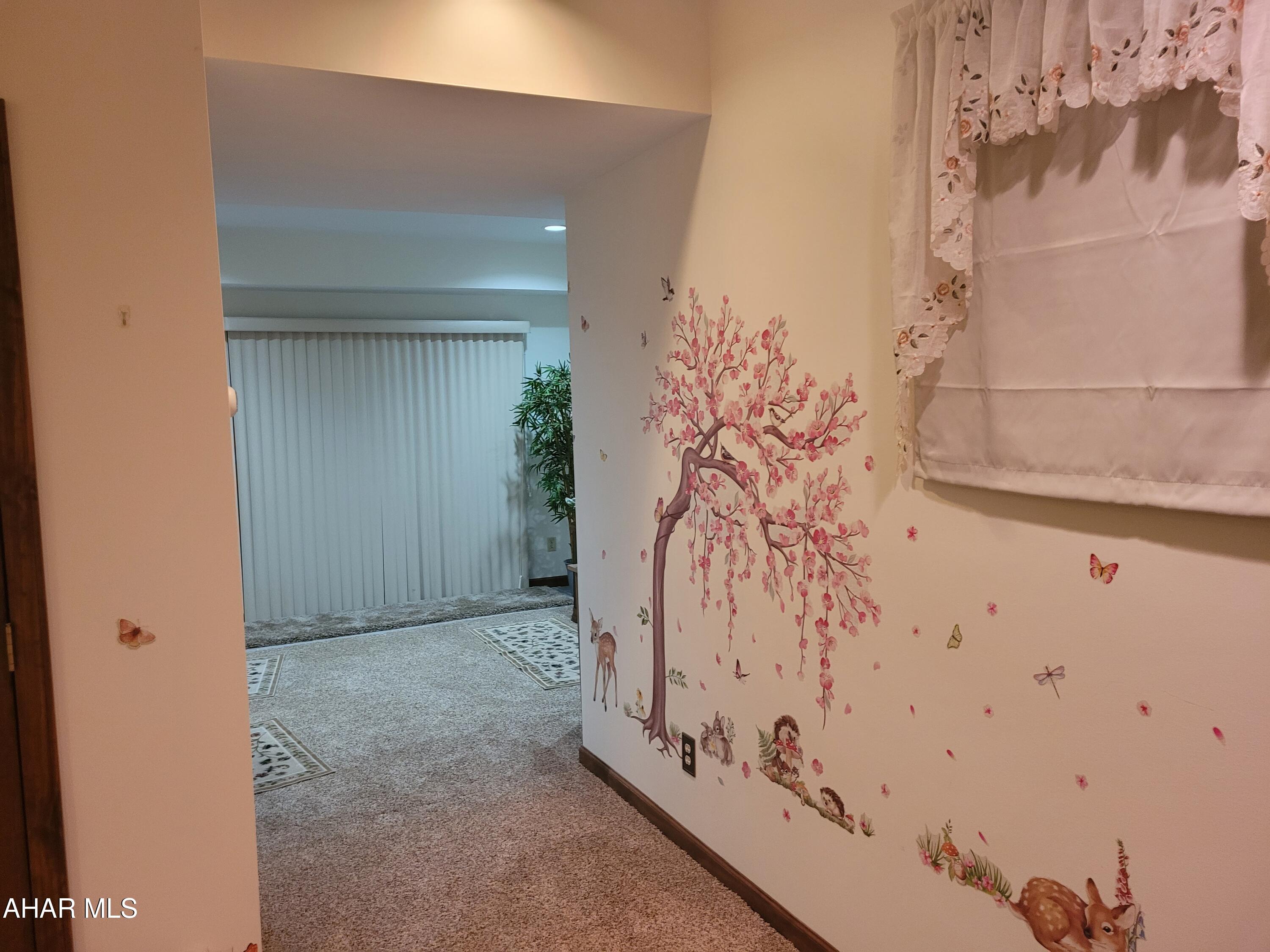 Glendale Yearound - Residential