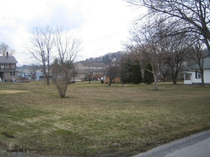 Pleasant valley 120 x 136 building lot. Loads of potential. Commercially zoned and may be purchased with 2 adjoining properties. See listing agent.