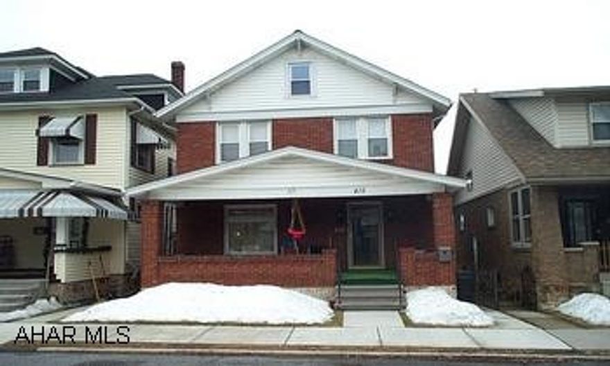 Remodeled to a TEE.  New kitchen , dr, mbr suite w/ garden tub.  Open Architechture.