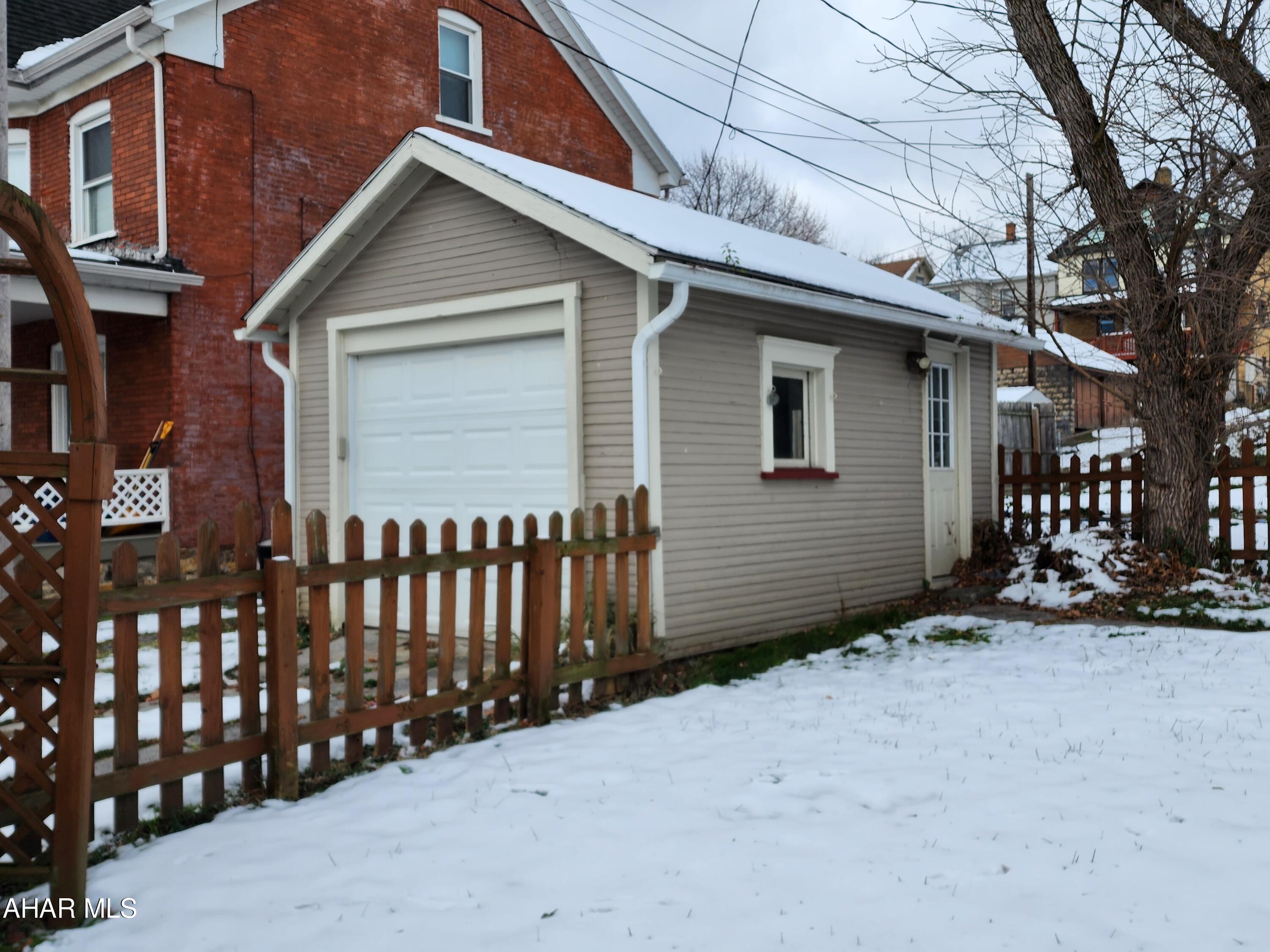 Juniata - Residential