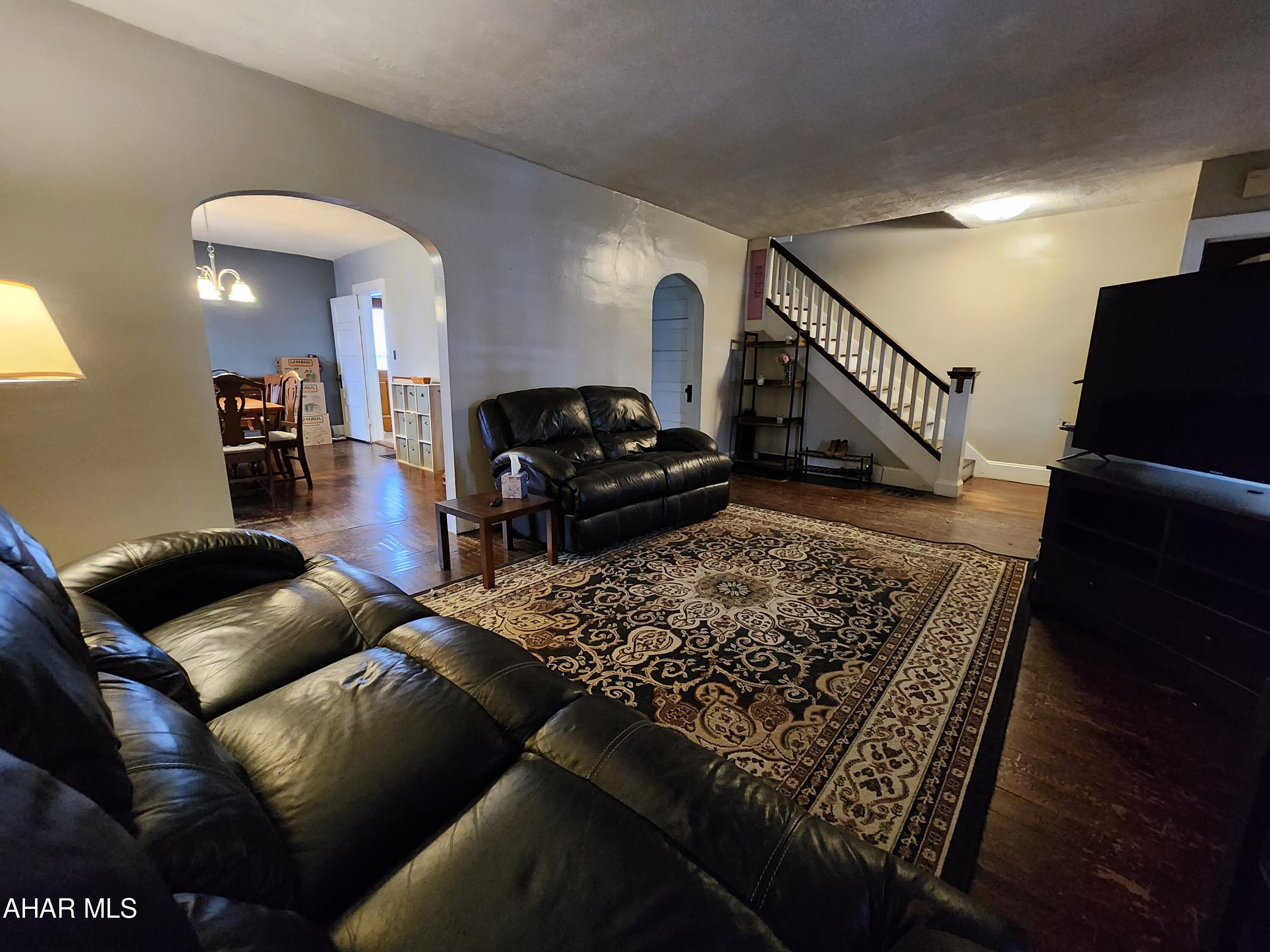 Juniata - Residential