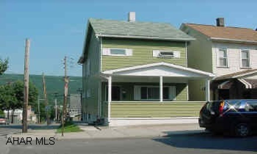 2.5 STORY HOME, 3 BEDROOMS, 1 CAR GARAGE. WELL KEPT 2.5 STORY 3+ BEDROOM HOME IN PLEASANT VALLEY AREA WITH ONE CAR GARAGE, FENCED YARD, GAS FP, UPDATED ROOF WITH SHEETING, SOME NEW WINDOWS, UPDATED ELECTRIC SERVICE.  WORTH LOOKING AT!  CORNER LOT.