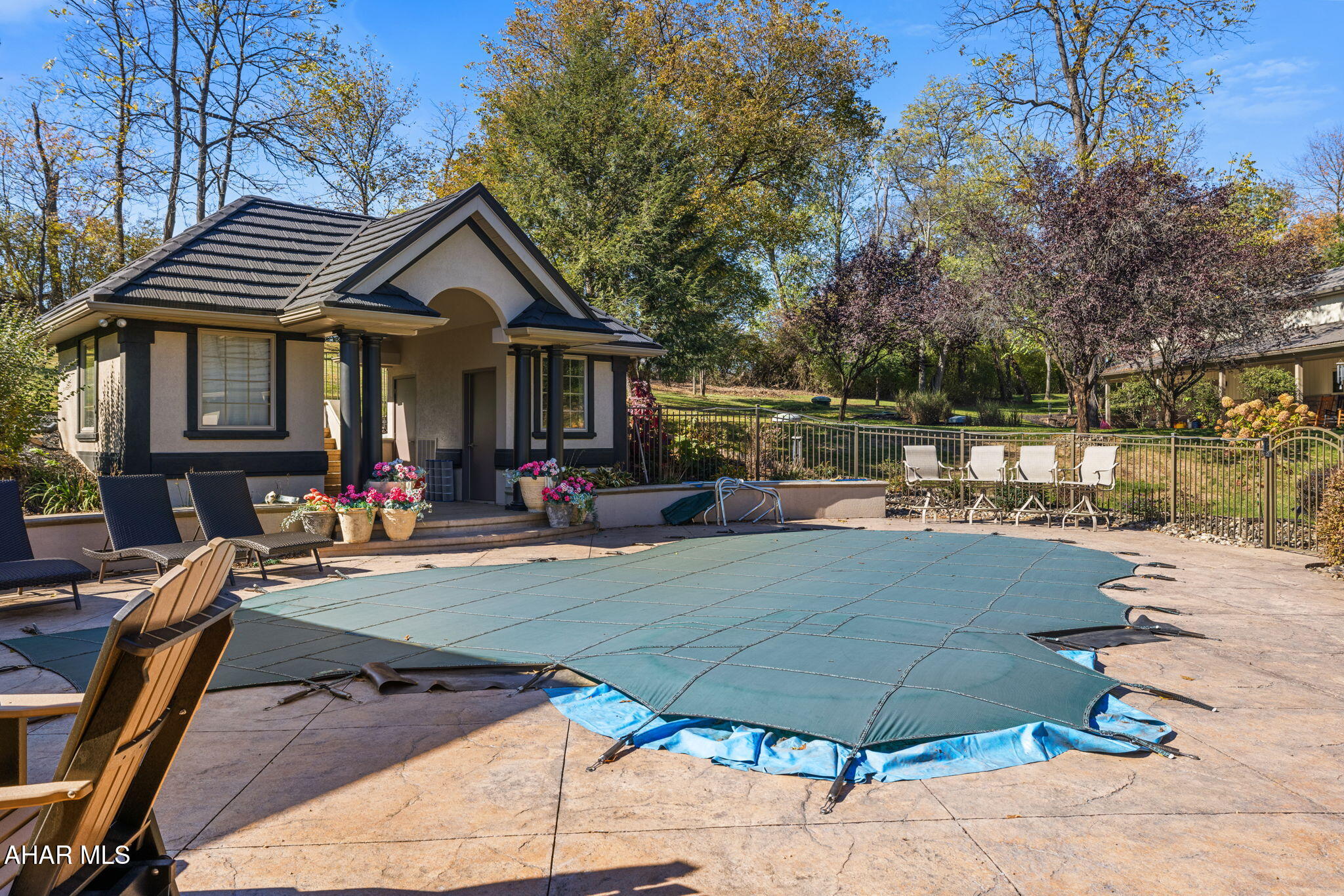 Rolling Hills - Residential