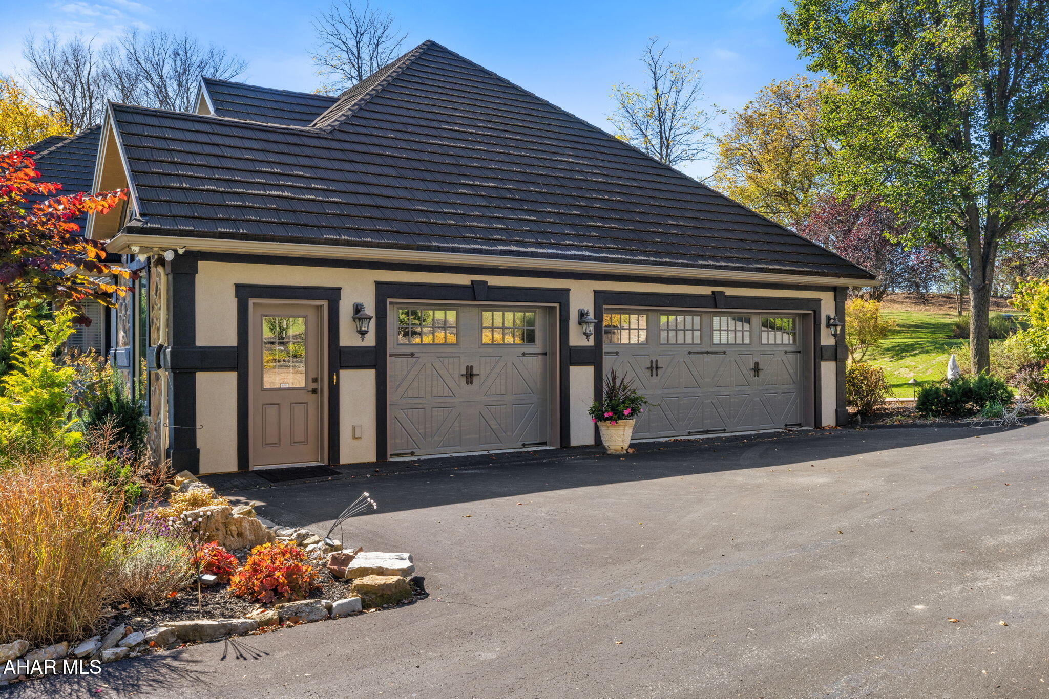 Rolling Hills - Residential