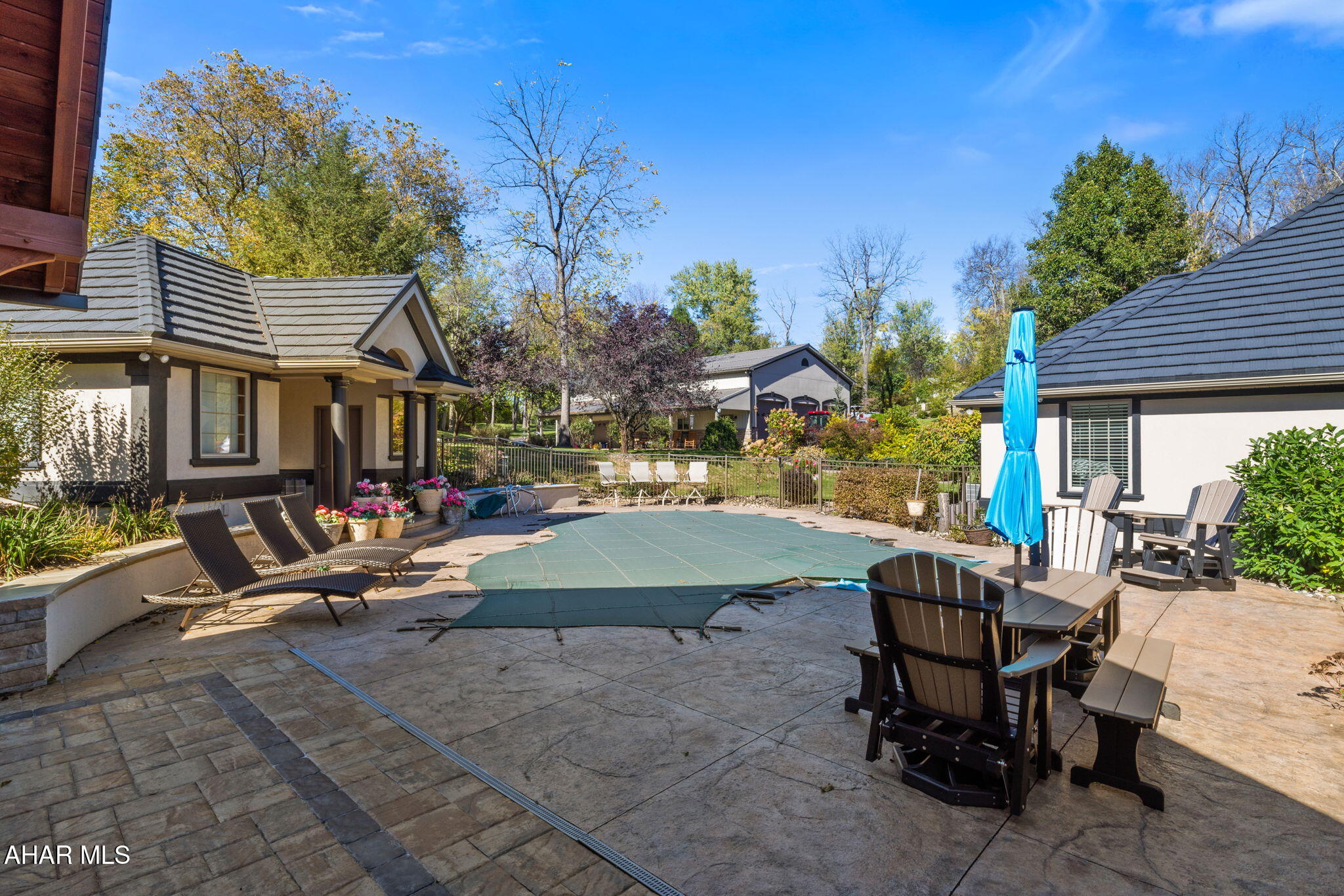 Rolling Hills - Residential